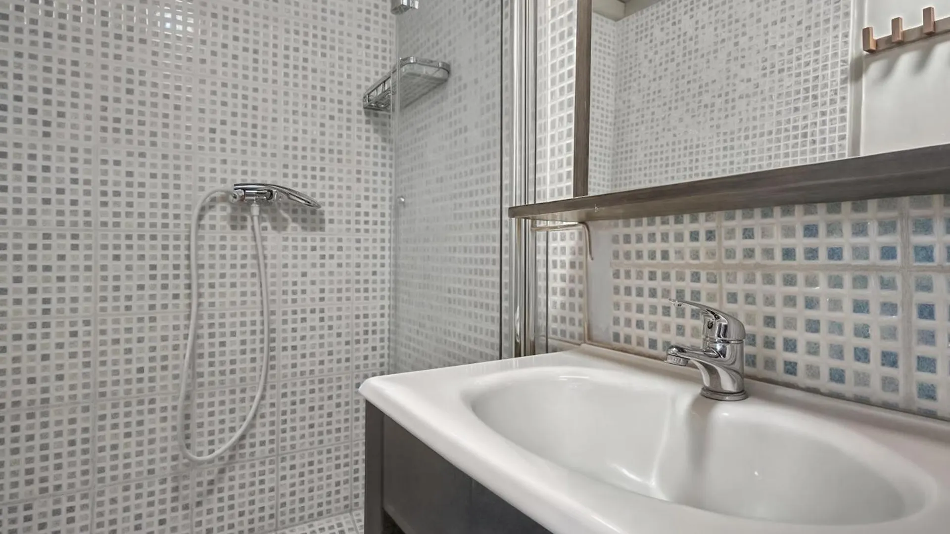 T2 Charmant Avec Mezzanine Au Coeur D'Aix Экс-ан-Прованс 0*,  Франция