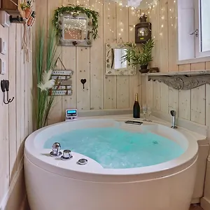 Appartement Aix Centre Historique Sauna Jacuzzi Balnéo Privatif, Aix-en-Provence